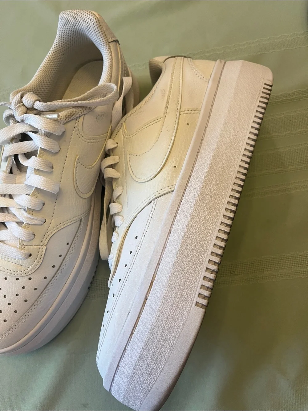 Nike Men’s White Low-Top Sneakers with Perforated Toe